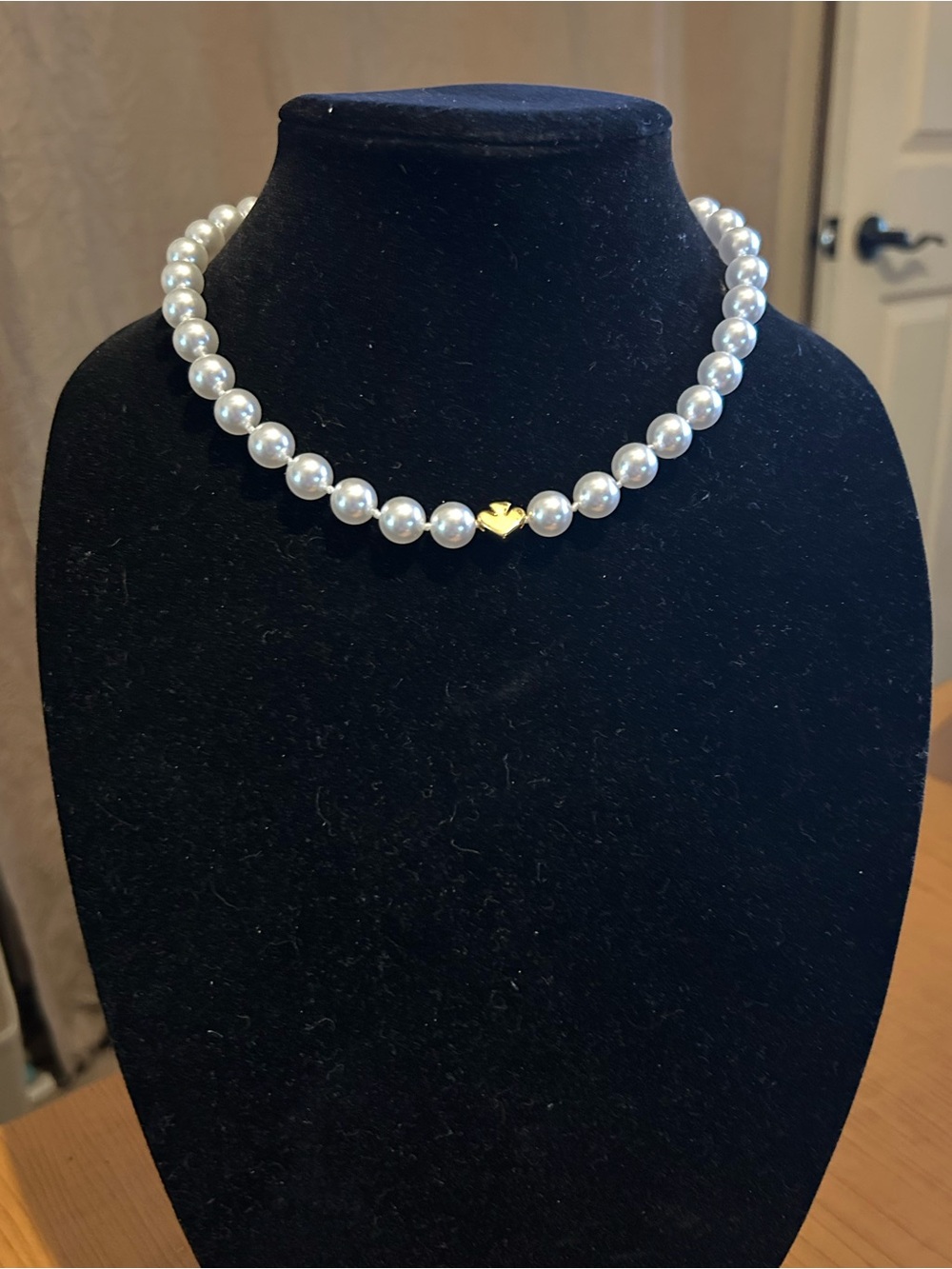 kate spade White Pearl Necklace with Gold Clover Charm